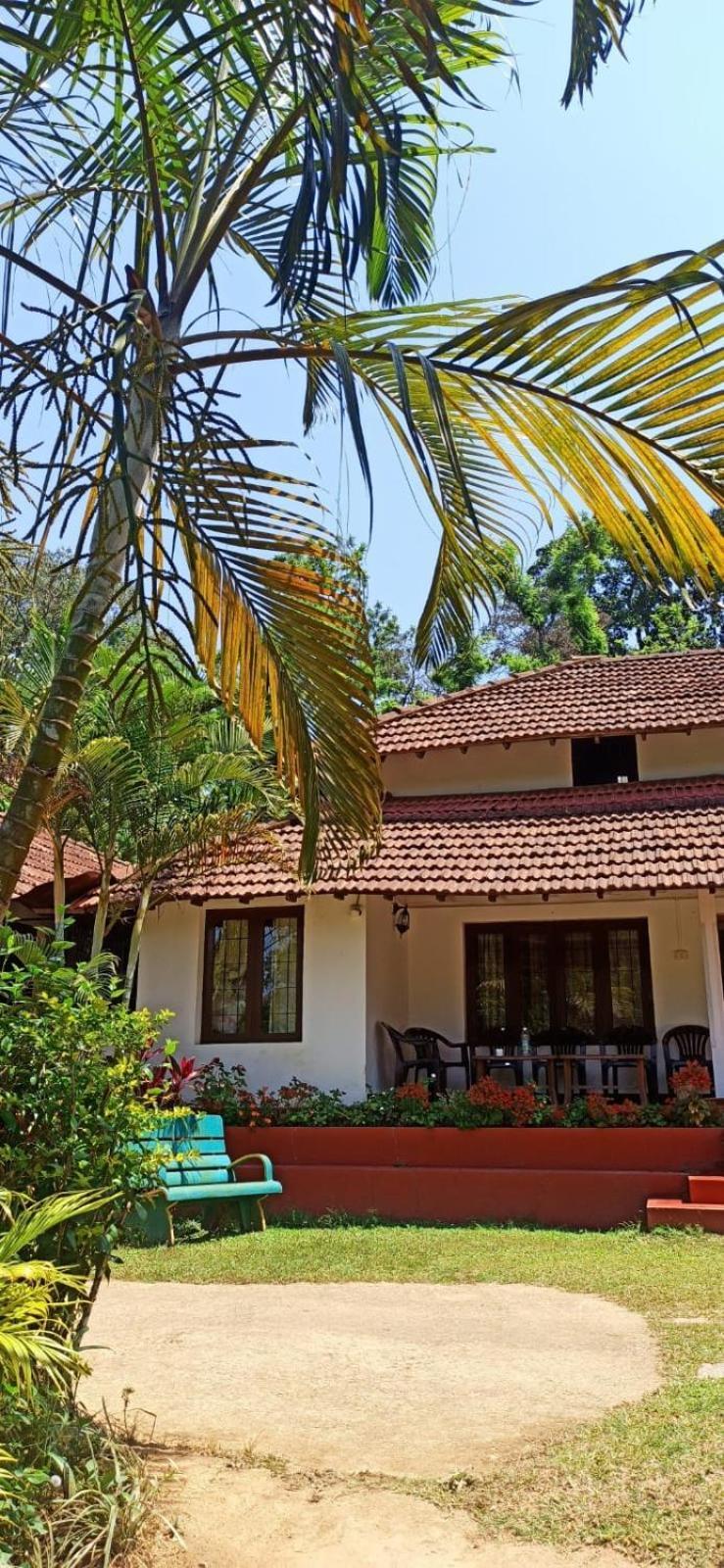 Emerald Castle Villa Madikeri Ngoại thất bức ảnh